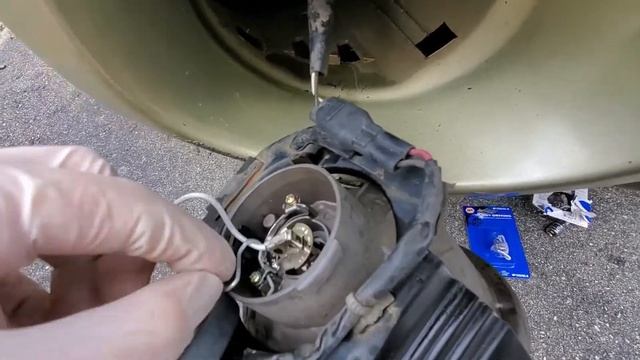 2004 Subaru Forester fog light removal & replacement смотреть онлайн