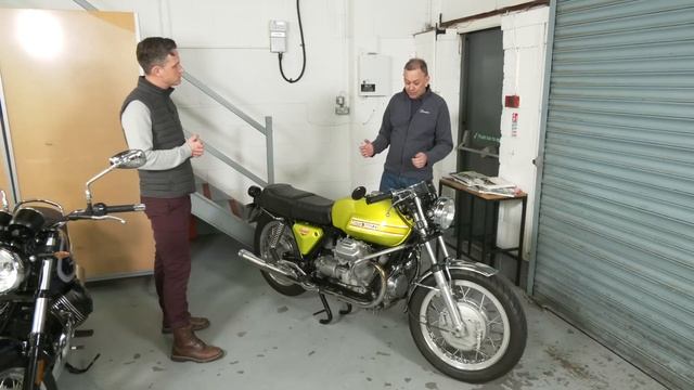 Moto Guzzi V7 - old vs new смотреть онлайн