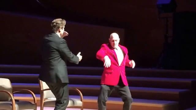 John Travolta - Pulp Fiction 'I Want To Dance' scene w/ Uma Thurman @ CITY SUMMIT & GALA 2017 смотреть онлайн