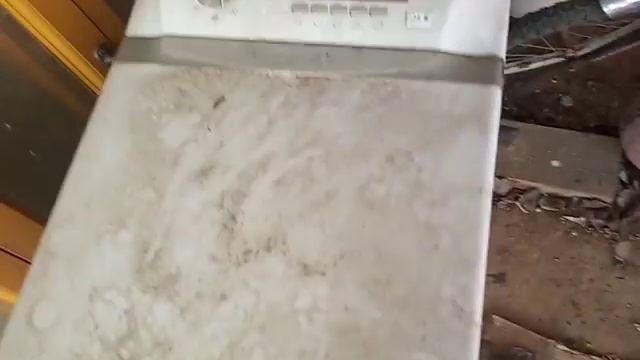 Отжим на старой стиральной машине на улице спустя пол года смотреть онлайн