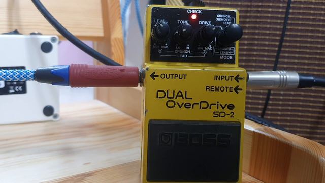 BOSS SD-2 Dual OverDrive + Fender Guitar + Van Zandt 60s Pickups + Fender Blues Deluxe Amp смотреть онлайн