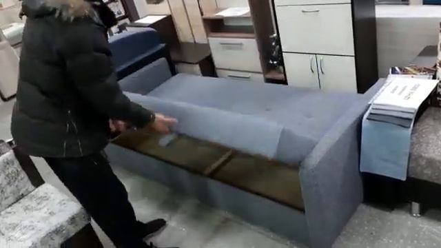 диван книжка "Леон" смотреть онлайн