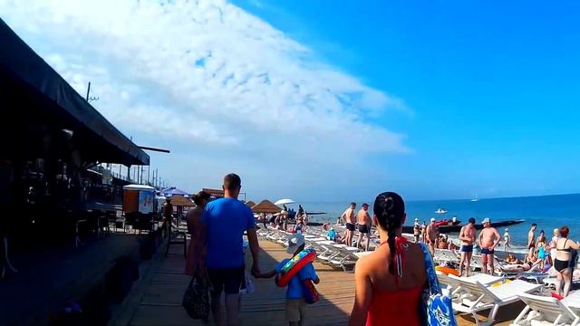 Пляж Чкаловский в Курортном городке. Сочи Адлер. Отдых на море. Пляжи Черного моря. Обзор пляжа смотреть онлайн