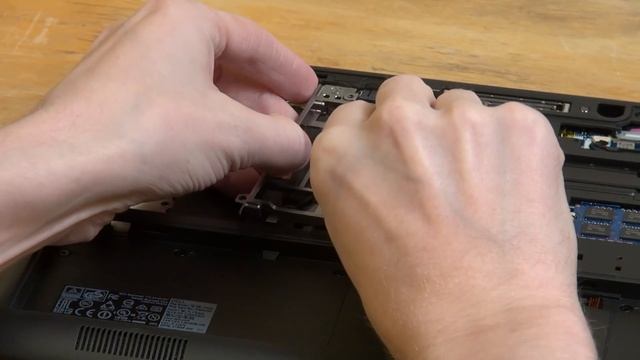 Dell Latitude E7450 SSD replacement смотреть онлайн