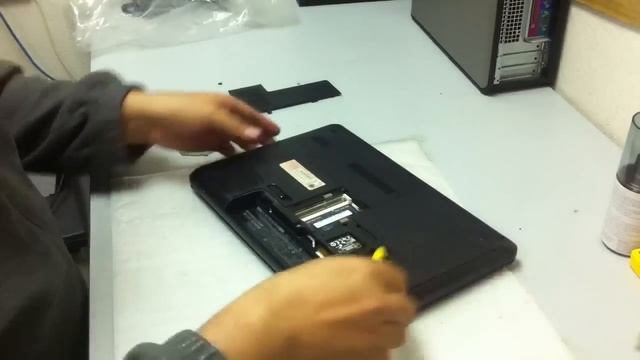 GizmoTij - Compaq Pavilion CQ43 Desmontar/Desarmar el Teclado смотреть онлайн