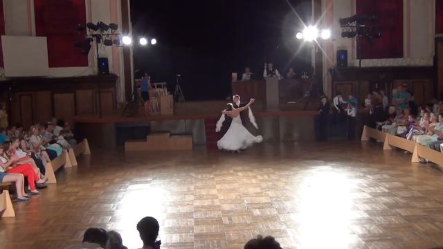 Медленный вальс Показательные Выступления смотреть онлайн