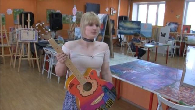 Красноярский школьник победил в конкурсе по росписи гитар (16.06.16) смотреть онлайн