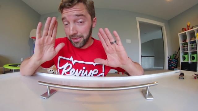 TECH DECK VS PROFESSIONAL FINGERBOARD! / Which is better!? смотреть онлайн