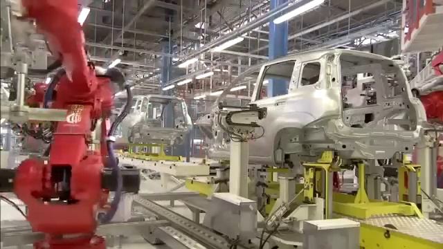 Products and Solutions for the manufacturing of Fiat Panda | Comau смотреть онлайн