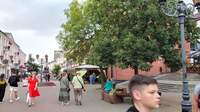 2023.07.23. Погода Петербург. 18:10. В Путешествии. ул. Советская, тусовочный центр Бреста. смотреть онлайн