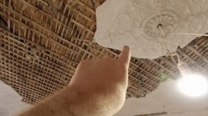 д 22-35 Инъектирование. Укрепление старой штукатурки на потолке с дранкой. Старый фонд СПб