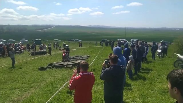 ПРОХОДИМ ТРАССЫ ХАРД-ХОБИ НА ЭНДУРО смотреть онлайн