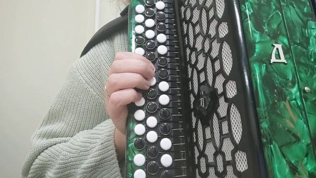 песня А река течет, припев, правая рука, на баяне, разбор. ! Обучение 89277382068 смотреть онлайн