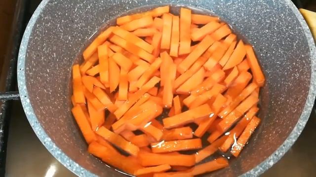 Холодник (свекольник) в моей семье любят не меньше окрошки. Простой рецепт. смотреть онлайн