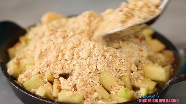 Caramel Apple Crisp with Cinnamon Ice Cream (No Machine) - Gemma's Bigger Bolder Baking Ep. 33 смотреть онлайн