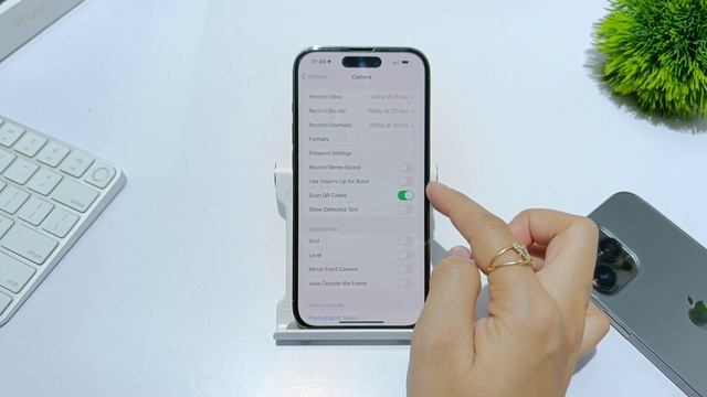 How to fix QR code Not Scanning problem in iphone 15 pro max,15 plus | iphone 15 me Turn On Scanner смотреть онлайн