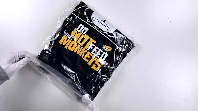 Do Not Feed the Monkeys COLLECTOR'S EDITION Unboxing смотреть онлайн