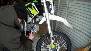 Отпал глушитель на питбайке Racer 125. Ставим новую прокладку