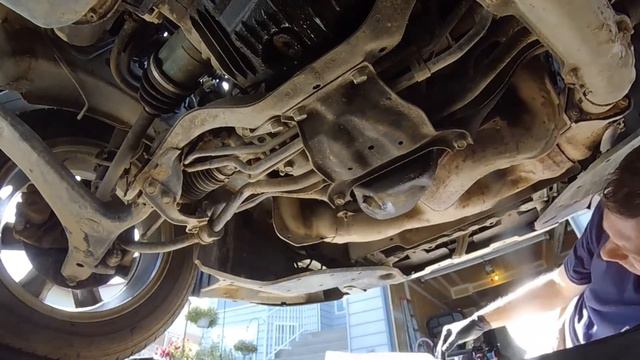 Subaru Legacy Oil change | AMSOIL Motor Oil смотреть онлайн