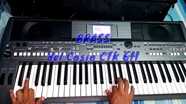 FOLKROCK YAMAHA PSR S670