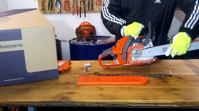 Chainsaw Husqvarna 450 UNBOXING - The world's best-selling chainsaw! смотреть онлайн
