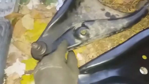 Рычаги Lemforder на Рено Сандеро, Логан – полное Г