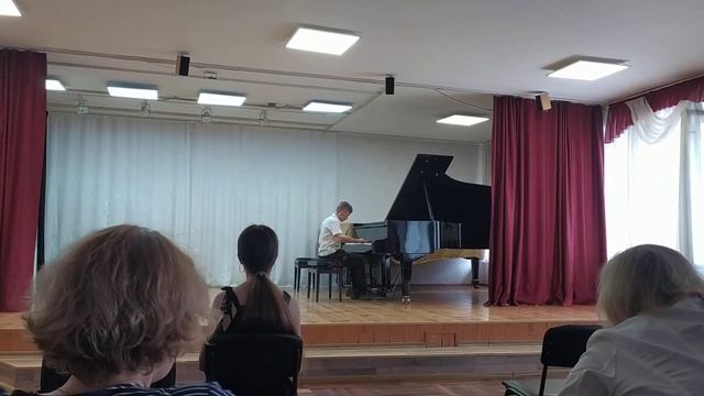 "Вариации на датскую тему" М. Раухвергер. Исполняет Костя Штефан смотреть онлайн