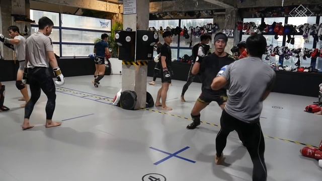 HARD Kickboxing Sparring in Seoul, Korea @ Team Posse смотреть онлайн