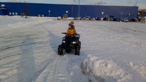 Детский квадроцикл. Учим ребёнка управлять.