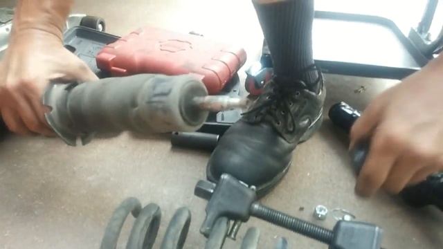 Honda Accord (03 - 07) / Acura TSX (04 - 08) Front Strut & Upper Control Arm Replacement смотреть онлайн