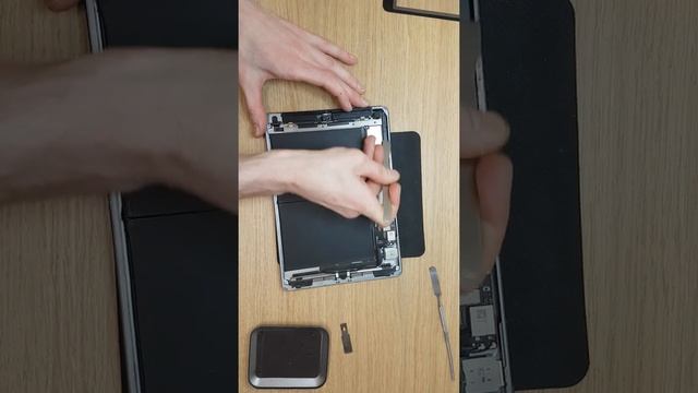 Apple ipad air A1475 disassembling and cleaning by itconsalting.lv