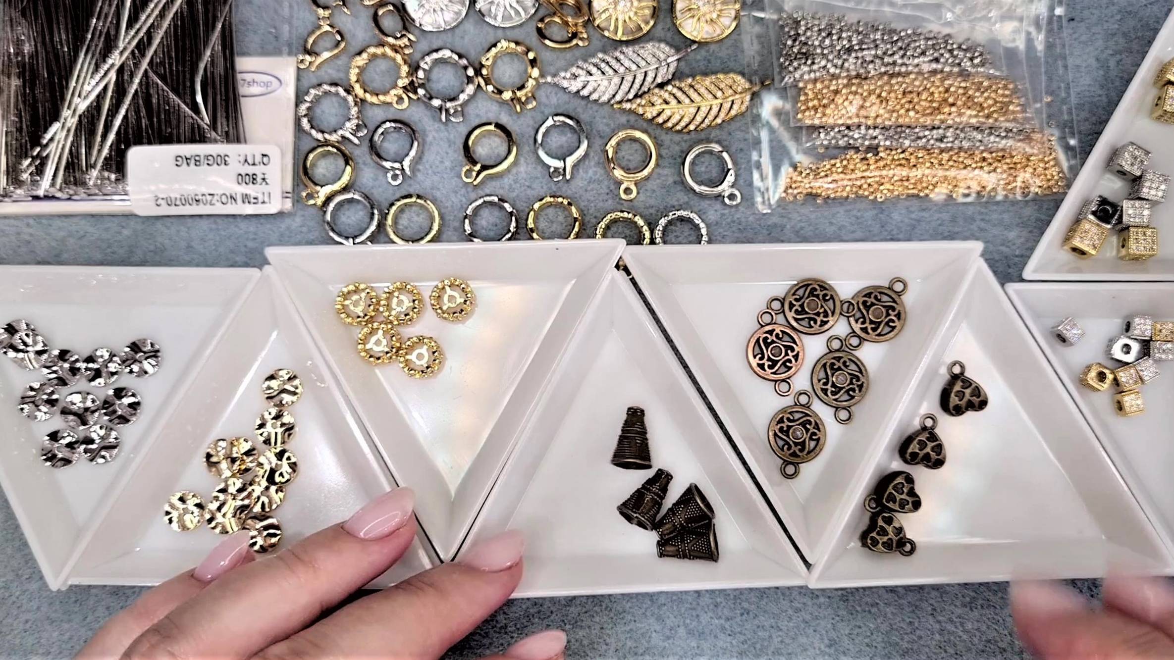 ТЦ Севастополь🛒 НОВИНКИ.Бейлы, кубики с фианитами, протекторы, кримпы и др. + ссылки на АлиЭкспрес смотреть онлайн