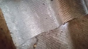 Заделывать дырки на шифере из чердака