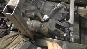 ГУСЕНИЧНЫЙ МИНИТРАКТОР ч.9 педаль сцепления и газа