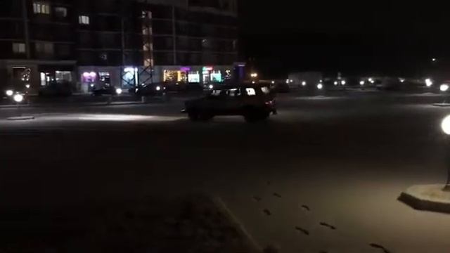 «На стоке валим боком» пытаемся наливать на ваз 2131 смотреть онлайн