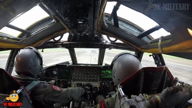 B-2 SPIRIT BOMBER & B-52 View from Cokcpit IN ACTION смотреть онлайн