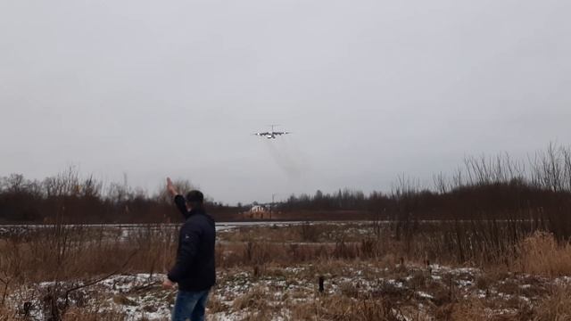 Экстренная посадка самолёта ИЛ 76 МД смотреть онлайн