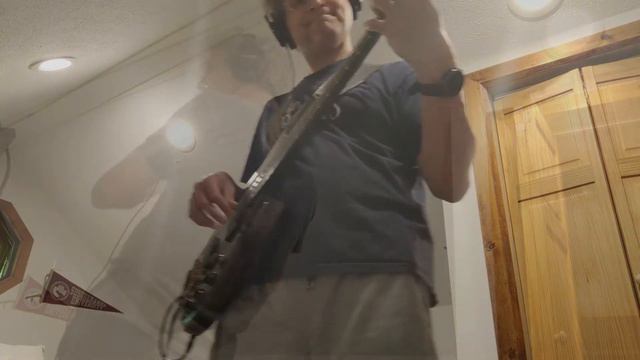 Giant Steps on bass and flute sometimes in a closet смотреть онлайн