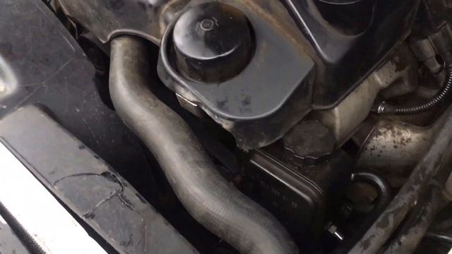 Мерседес W163 Ml320 Подклинивает руль Замена жидкости ГУР