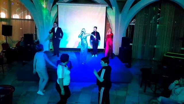 Вокалисты на корпоратив. Участники шоу "Голос" смотреть онлайн