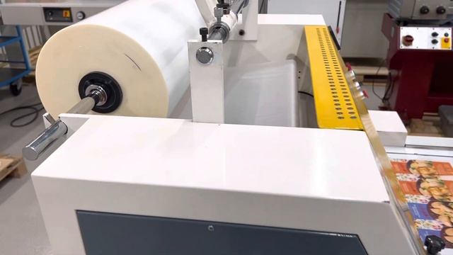 Thermal laminator YYFM 720, hydraulic pressure смотреть онлайн