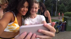 ЛИЗА НАЙС ТОНЕТ В РЕКЕ! | ВЕСЬ ULOVE HOME НА ПЛЯЖЕ С ПОДПИСЧИКАМИ