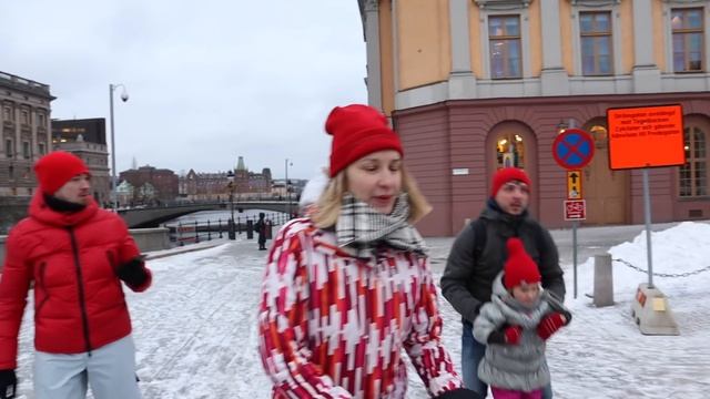 КРАСНЫЕ ШАПКИ ЗАХВАТИЛИ ПАРОМ