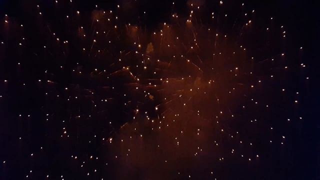 Салют на день нефтяников в Сургуте. 06.09.2015 смотреть онлайн