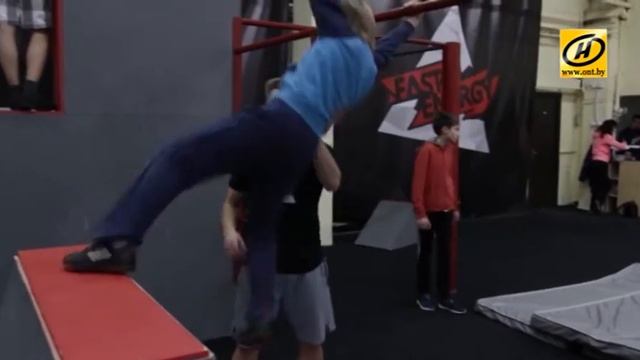 Тренировка паркуру и трикингу в зале, Минск смотреть онлайн