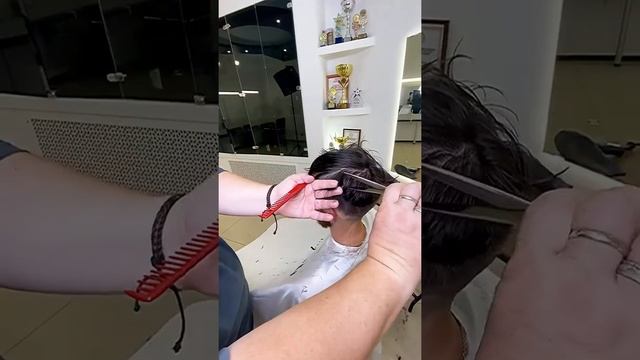 Мужская классика Машинкой Moser Chrom2Style и ножницами смотреть онлайн