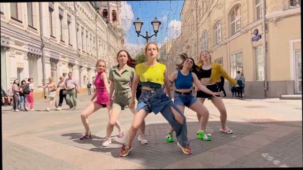 [KPOP IN PUBLIC | ONE TAKE] ITZY '있지' - 'SNEAKERS' by Q-WIN 큐윈 | Dance Cover