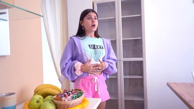 Что Pop it ТВОРЯТ с Моими ДРУЗЬЯМИ ? 24 часа Зависимы от ПопЫтов смотреть онлайн