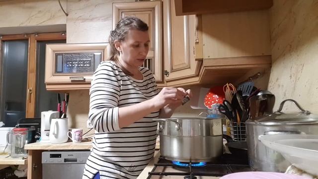 Праздничная делёжка?Посадили киви, будем ждать урожай... смотреть онлайн