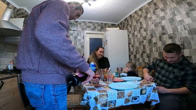 ||ДЕНЬ 295-296|| Новогодние подарки для Стёпы. Гости из Чехии. Возвращаюсь к прежнему формату. смотреть онлайн